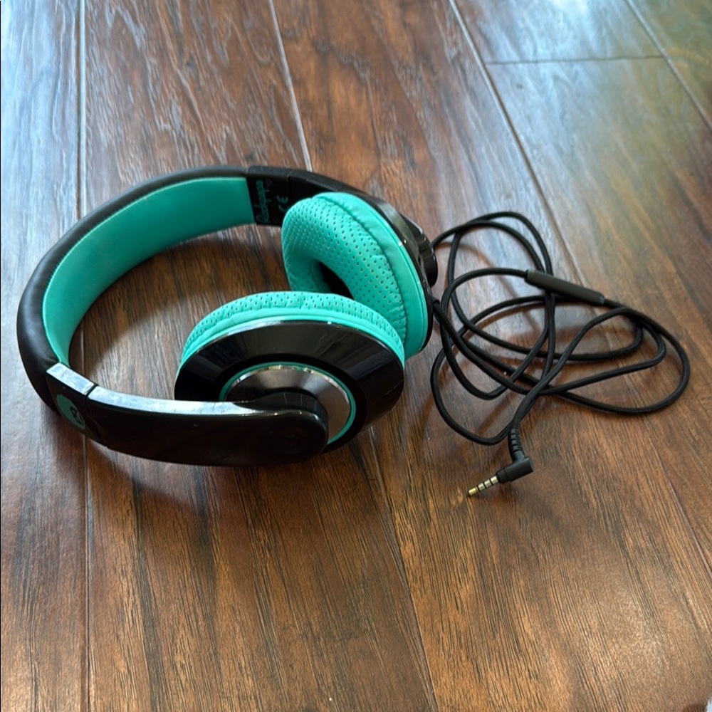 Skullcandy Black and Blue Over-Ear Headphones Sleek Design